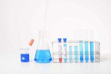 Laboratuvar geçmişi, laboratuvar camlarıyla mikroskop. 