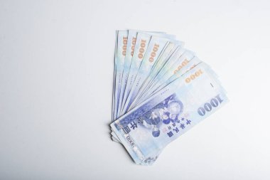 Beyaz arkaplanda 1000 Yeni Tayvan Doları faturası