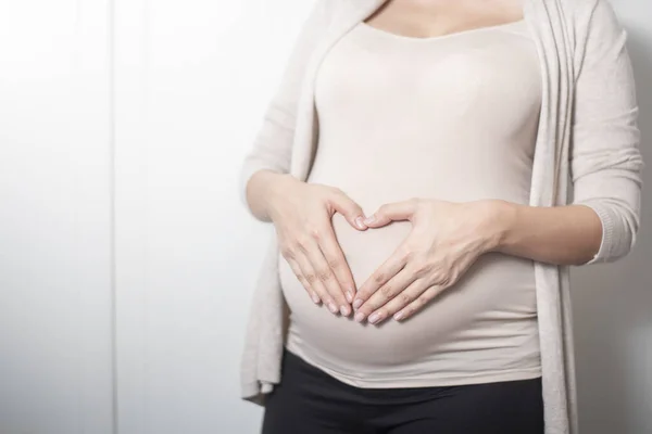 Cerca Mujer Embarazada Esperando Bebé — Foto de Stock