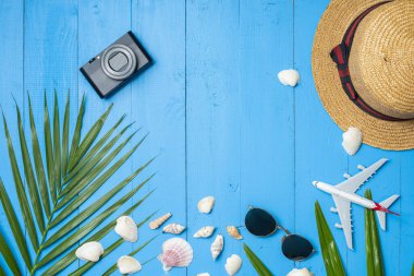 Mavi ahşap arka plan, yaz konsepti 