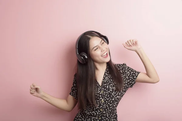 Music Lover Woman Enjoying Headset Pink Background — Stock Photo, Image