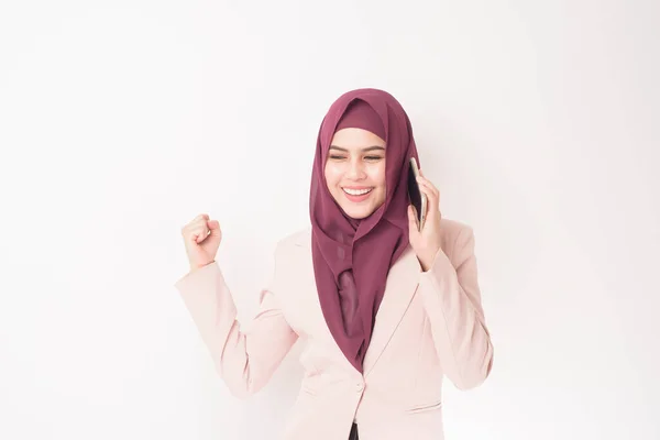 Belle Femme Affaires Avec Portrait Hijab Sur Fond Blanc — Photo