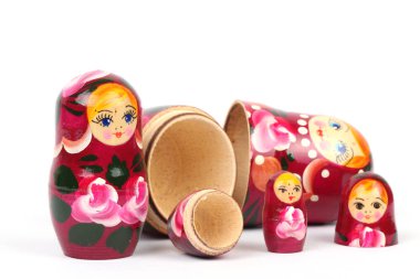 geleneksel Rusça matryoshka bebek beyaz arka plan üzerinde