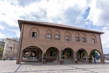Ankara, Türkiye - 29 Ocak 2017: Hacı Bayram Camii 'nin Panorama' sı ve yanında çok sayıda hacı, 29 Ocak 'ta Ankara' da.