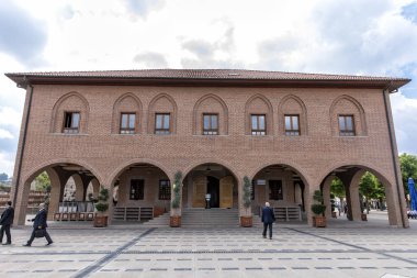 Ankara, Türkiye - 29 Ocak 2017: Hacı Bayram Camii 'nin Panorama' sı ve yanında çok sayıda hacı, 29 Ocak 'ta Ankara' da.