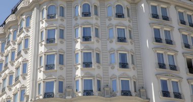 Soyut minimal mimari arka plan. Modern yapı cephesi ayrıntıları.