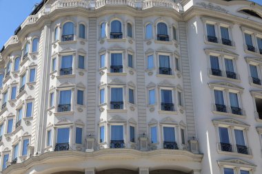 Soyut minimal mimari arka plan. Modern yapı cephesi ayrıntıları.