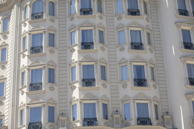 Soyut minimal mimari arka plan. Modern yapı cephesi ayrıntıları.