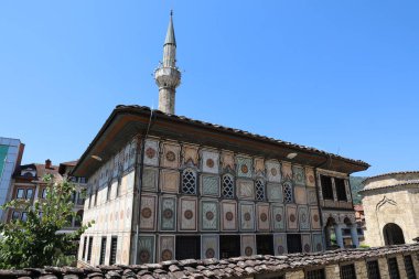 Tetova / Makedonya - 20 Ağustos 2020; Makedonya 'nın Kalkanova kentindeki Boyalı Cami (Alaca Camii)