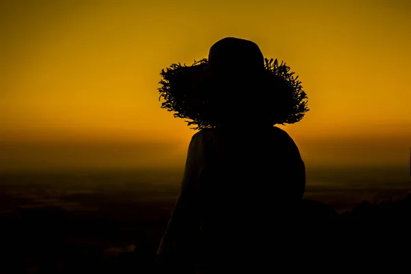 Mujer Turista Sombrero Silueta —  Fotos de Stock