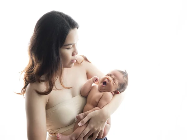Giovane bella madre e il suo bambino appena nato — Foto Stock