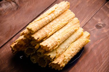 Tahta tahtada waffle. Lezzetli waffle. taze hamur işleri