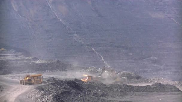 Excavadora Hidráulica Carga Roca Belaz — Vídeos de Stock