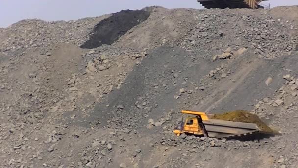 Produttore Carbone Enorme Dumper Sta Muovendo Lungo Strada Tecnologica — Video Stock