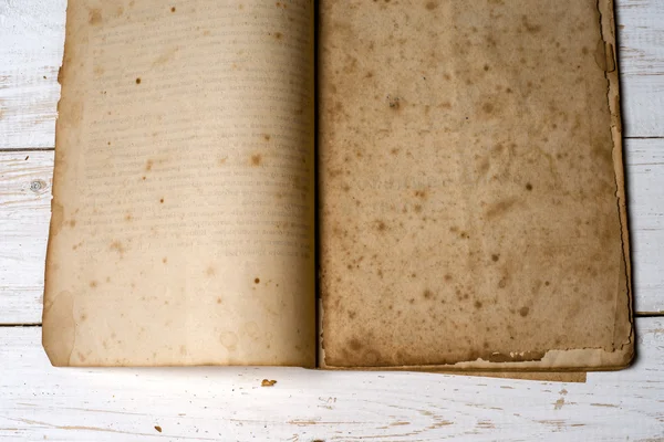 Anciennes pages de livres avec ombre . — Photo