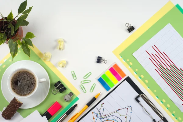 商业空白，记事本、 咖啡杯和笔在办公室桌子顶视图。公司的文具品牌模拟 — 图库照片