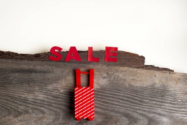 sıcak satış ve çam dalları