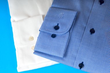 Mavi ve beyaz gömlek closeup yığını