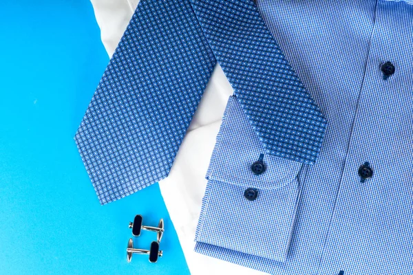 Στοίβα closeup μπλε και άσπρο πουκάμισο — Φωτογραφία Αρχείου