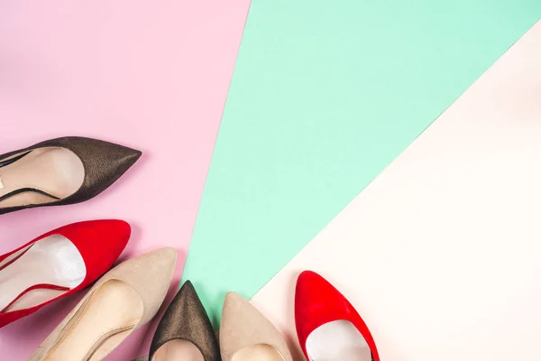 Moda, scarpe femminili diverse sui tacchi alti — Foto Stock