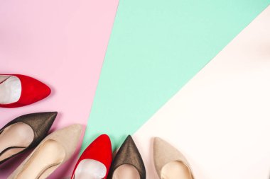 Moda, yüksek topuklar üzerinde kadın farklı Ayakkabı
