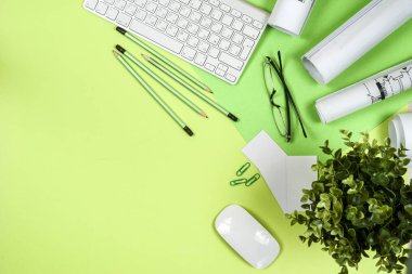 Tahtada kırmızı güller, Sevgililer Günü arkaplanı..