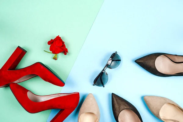 Moda, yüksek topuklar üzerinde kadın farklı Ayakkabı