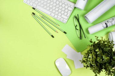 Tahtada kırmızı güller, Sevgililer Günü arkaplanı..