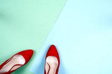 Moda, yüksek topuklar üzerinde kadın farklı Ayakkabı