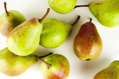 armutlar beyaz arkaplanda izole