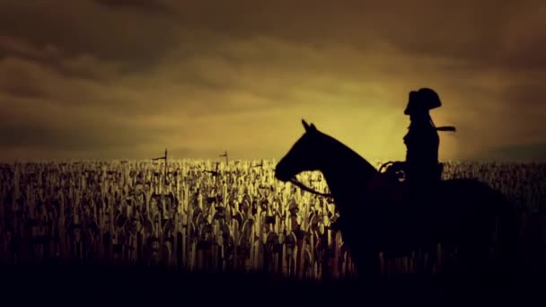 Наполеон, сидящий на коне перед тысячами солдат — стоковое видео