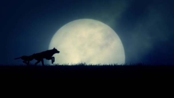 Une meute de loups courant dans un arrière-plan de pleine lune montante — Video