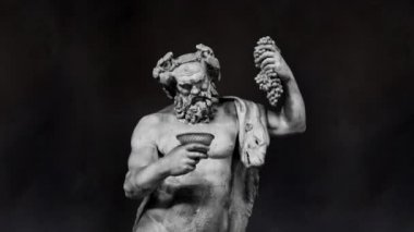 Dionysos heykel heykel yavaş siyah bir zemin üzerine
