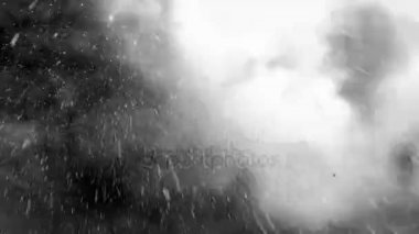 Büyük kar fırtına ve ağır bulutlar