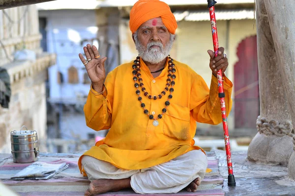 Professor de ioga na Índia, Varanasi — Fotografia de Stock