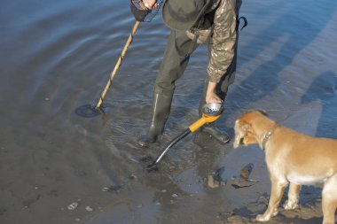 dedektörleri plaj hazine arıyoruz