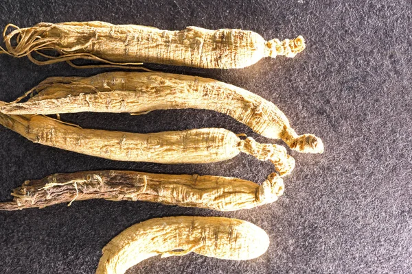 Raiz Ginseng Remédio Natural Para Medicina Popular Chinesa — Fotografia de Stock