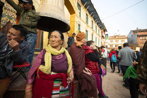 Mulheres Nepalesas Trajes Nacionais Kathmandu Nepal Dezembro 2017 — Fotografia de Stock