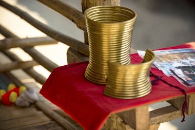 Uzun Boyun Halkası, Tayland, Baang Tong Luang Köyü, Chiang Mai Şehri. 08 Mart 2020