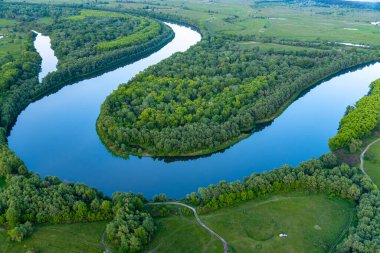 Balon uçuşu. Ukrayna üzerinde akşam uçuşu.