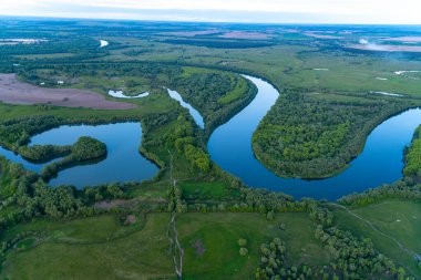 Balon uçuşu. Ukrayna üzerinde akşam uçuşu.