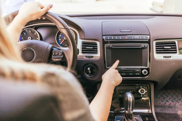 Woman driving car — Stock Photo, Image