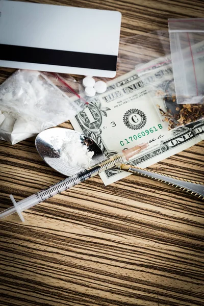 Seringa de drogas e heroína cozida — Fotografia de Stock