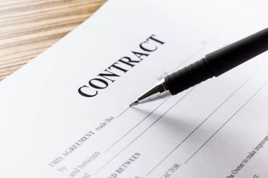 sözleşme belge üzerinde kalem