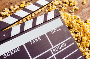 Film clapper ve pop corn