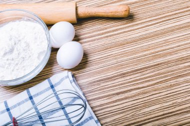 malzemeler pişirme ile tablo