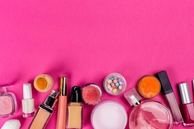 Pembe üzerinde Dekoratif kozmetik