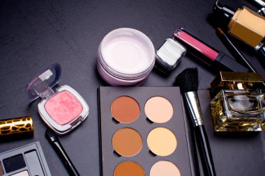 siyah Dekoratif kozmetik