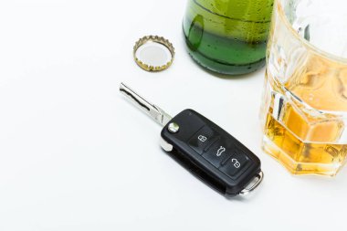 alkol ve araba anahtarları