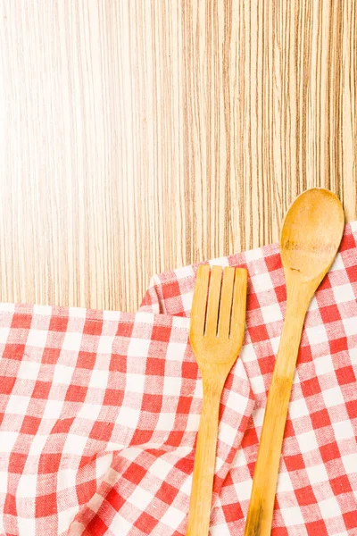 Utensílios de cozinha em toalha de mesa — Fotografia de Stock